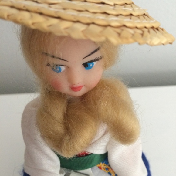 Vintage International Doll - Italy - Picture 7 of 7